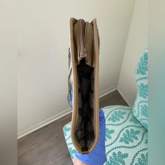 Yves Saint Laurent Clutch - Picture 11 of 15